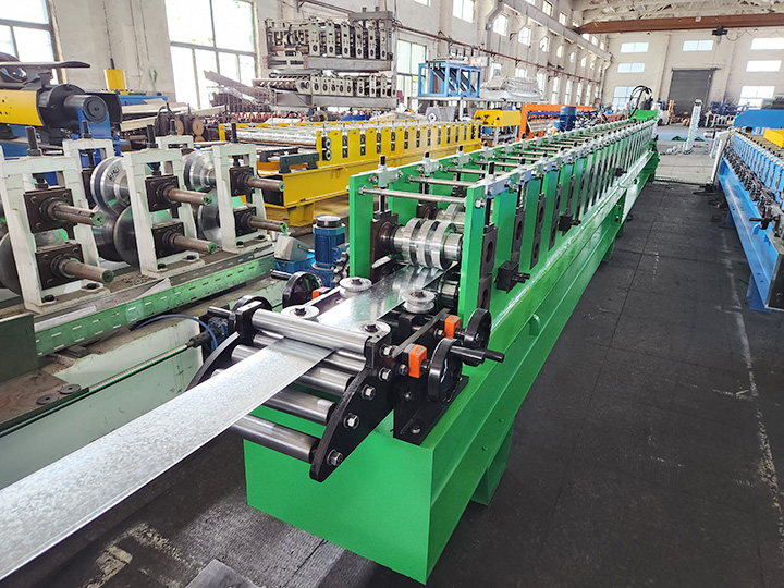 墻板結構光伏支架設備